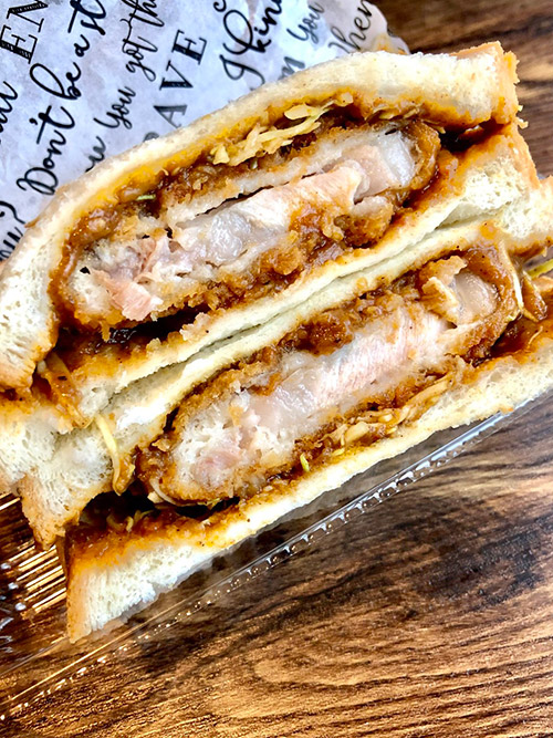 カツカレーサンド